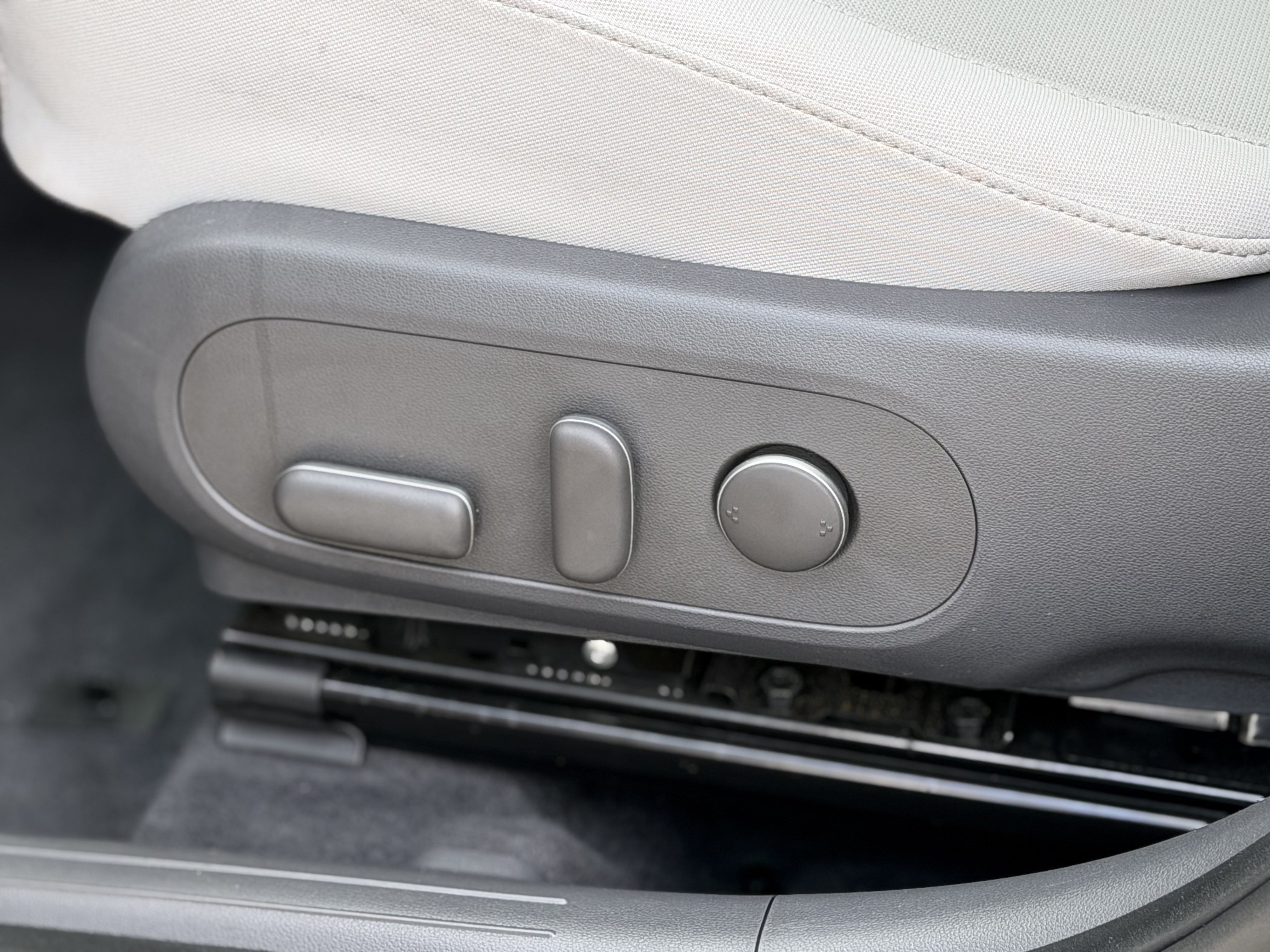 Used 2024 Hyundai Kona SEL w/ Convenience Package FWD image 29