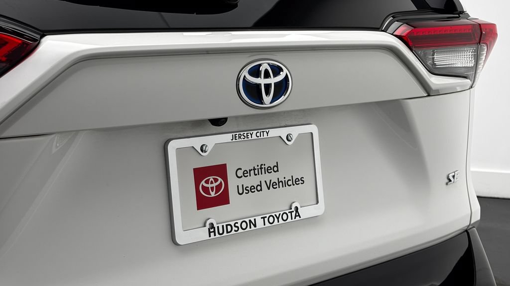 Used 2023 Toyota RAV4 SE w/ Weather & Moonroof Package AWD/4WD image 10