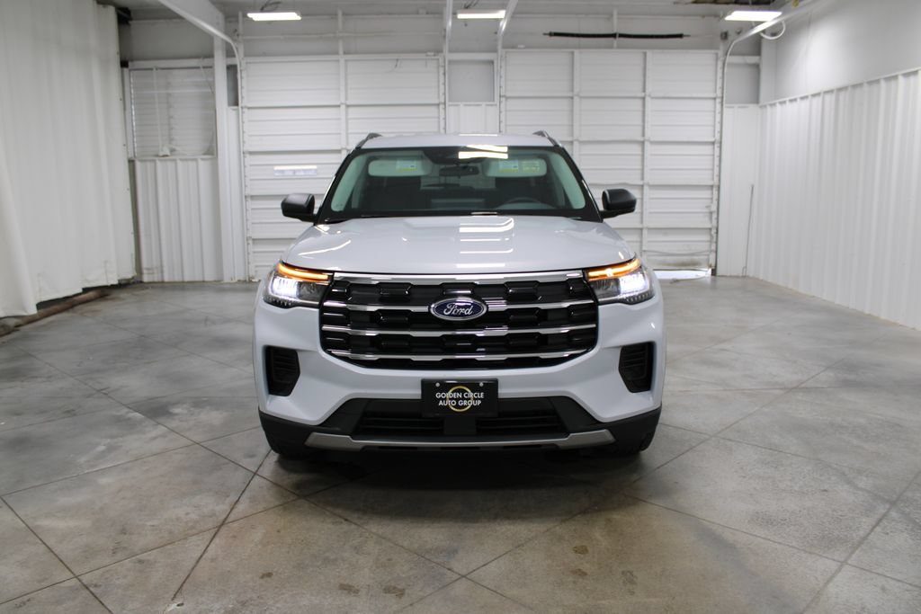 New 2026 Ford Explorer Active RWD image 2