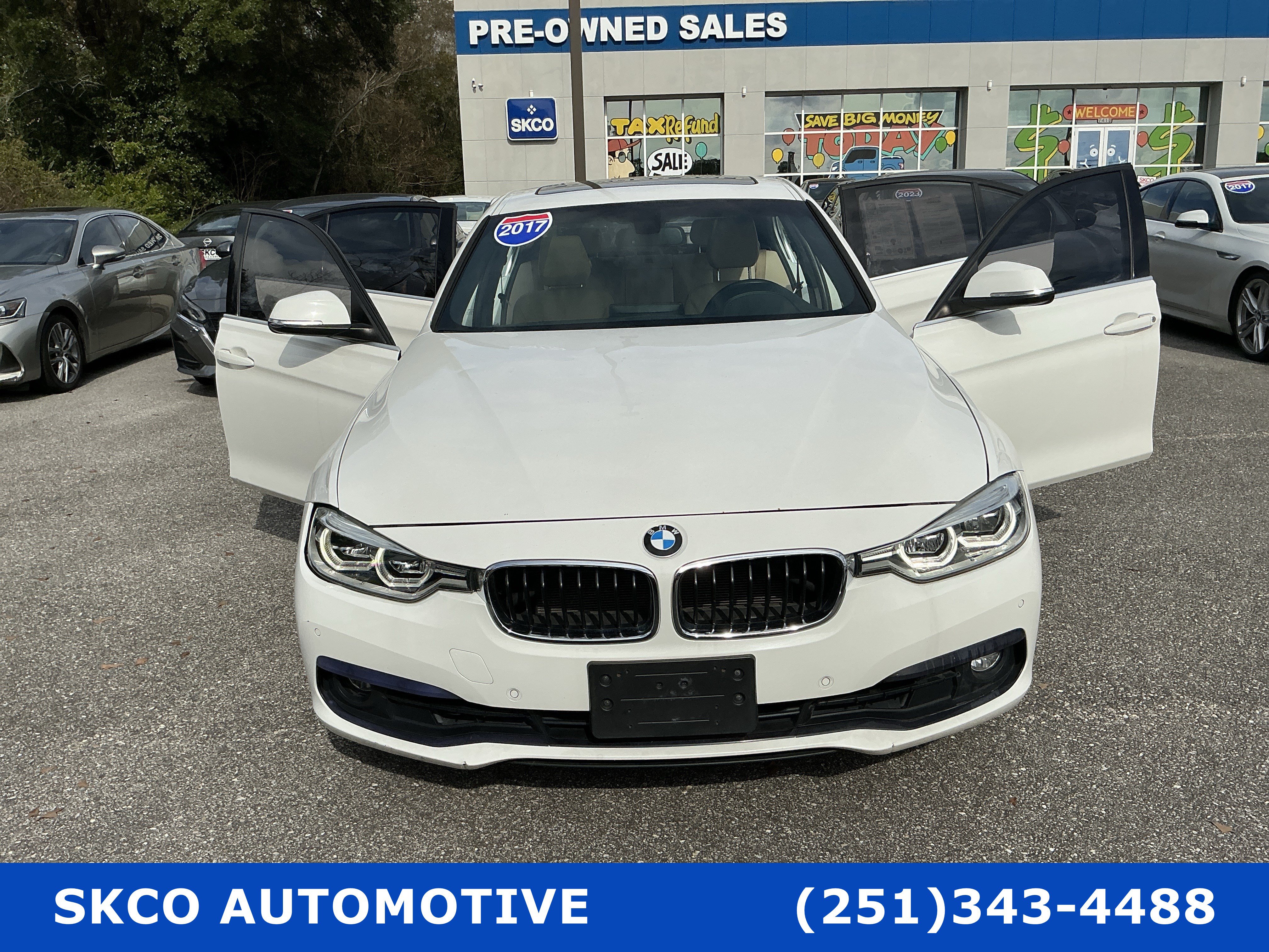 Used 2017 BMW 330i xDrive Sedan w/ Premium Package AWD/4WD image 32