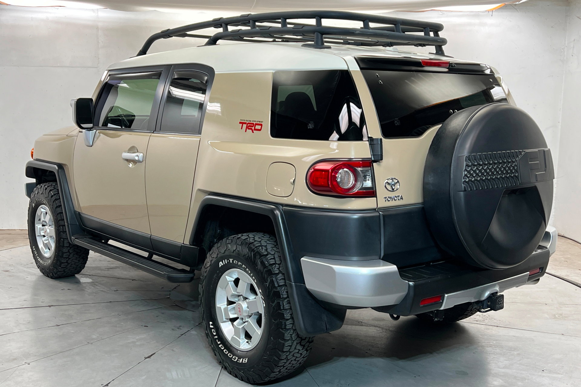 Used 2012 Toyota FJ Cruiser 4WD w/ TRD Sport Pkg image 3