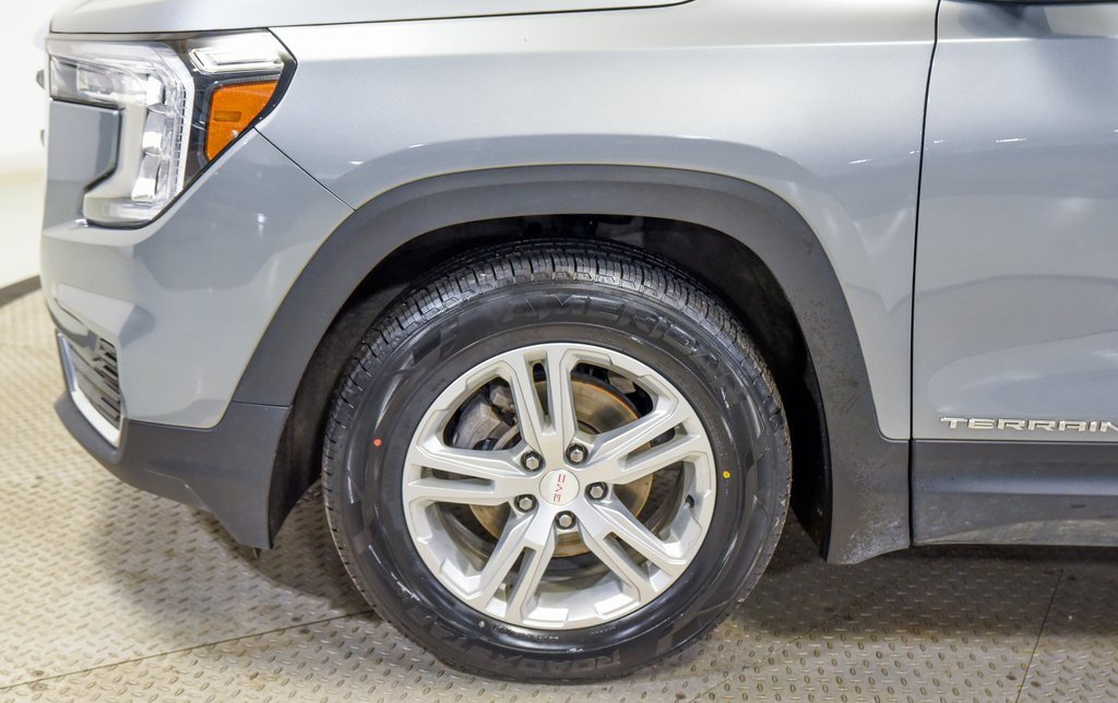Used 2023 GMC Terrain SLE image 13
