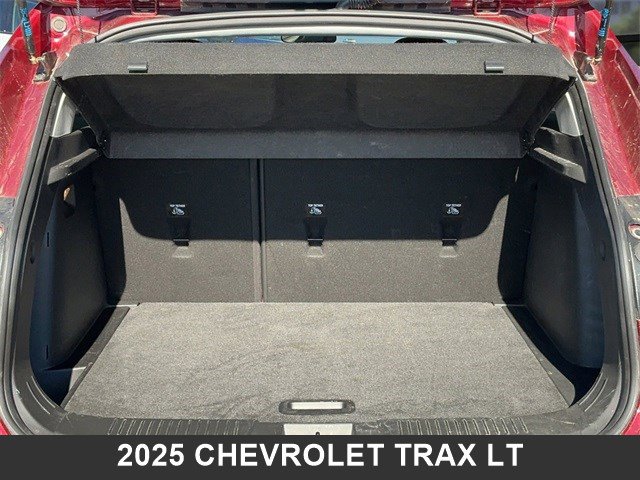 Used 2025 Chevrolet Trax LT w/ LT Convenience Package image 14