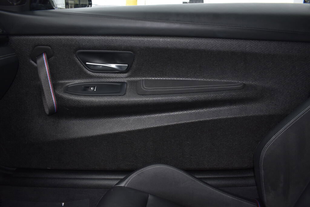 Used 2019 BMW M4 CS w/ Executive Package image 23