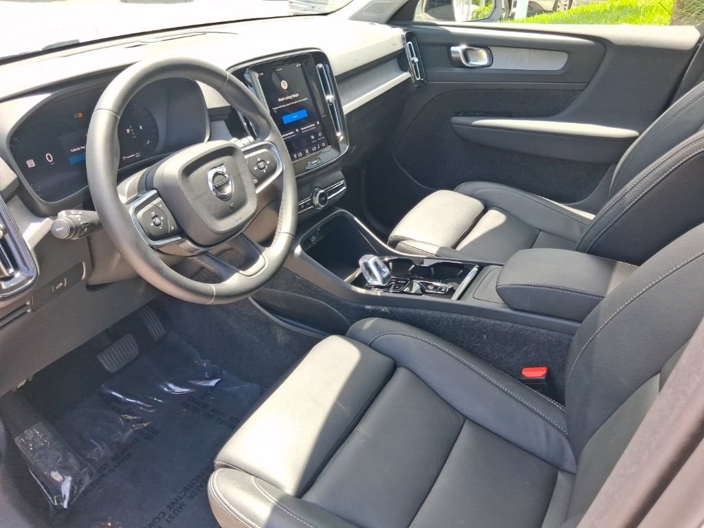 Certified 2026 Volvo XC40 B5 Plus AWD/4WD image 13