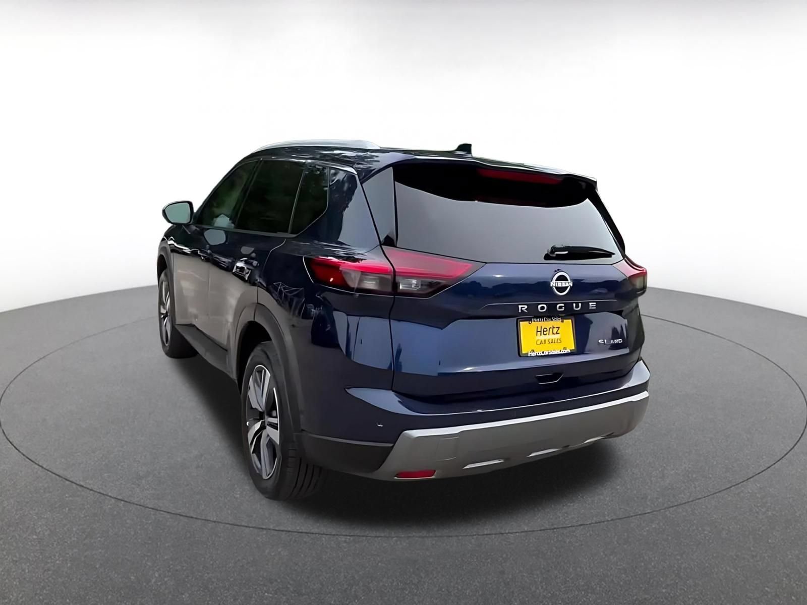 Used 2026 Nissan Rogue SL AWD/4WD image 11
