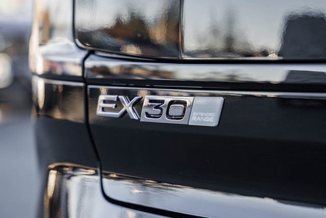 New 2026 Volvo EX30 Plus w/ Climate Package image 8