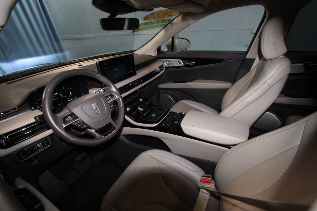 Used 2021 Lincoln Nautilus Reserve w/ Equipment Group 202A AWD/4WD image 2