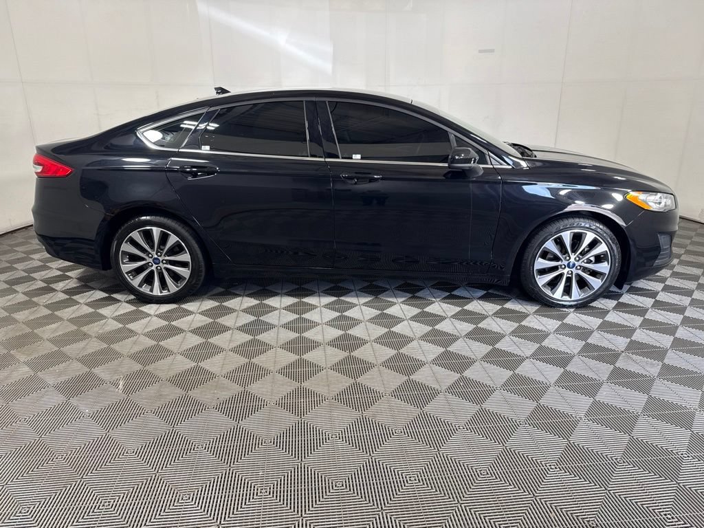 Used 2020 Ford Fusion SE AWD/4WD image 11