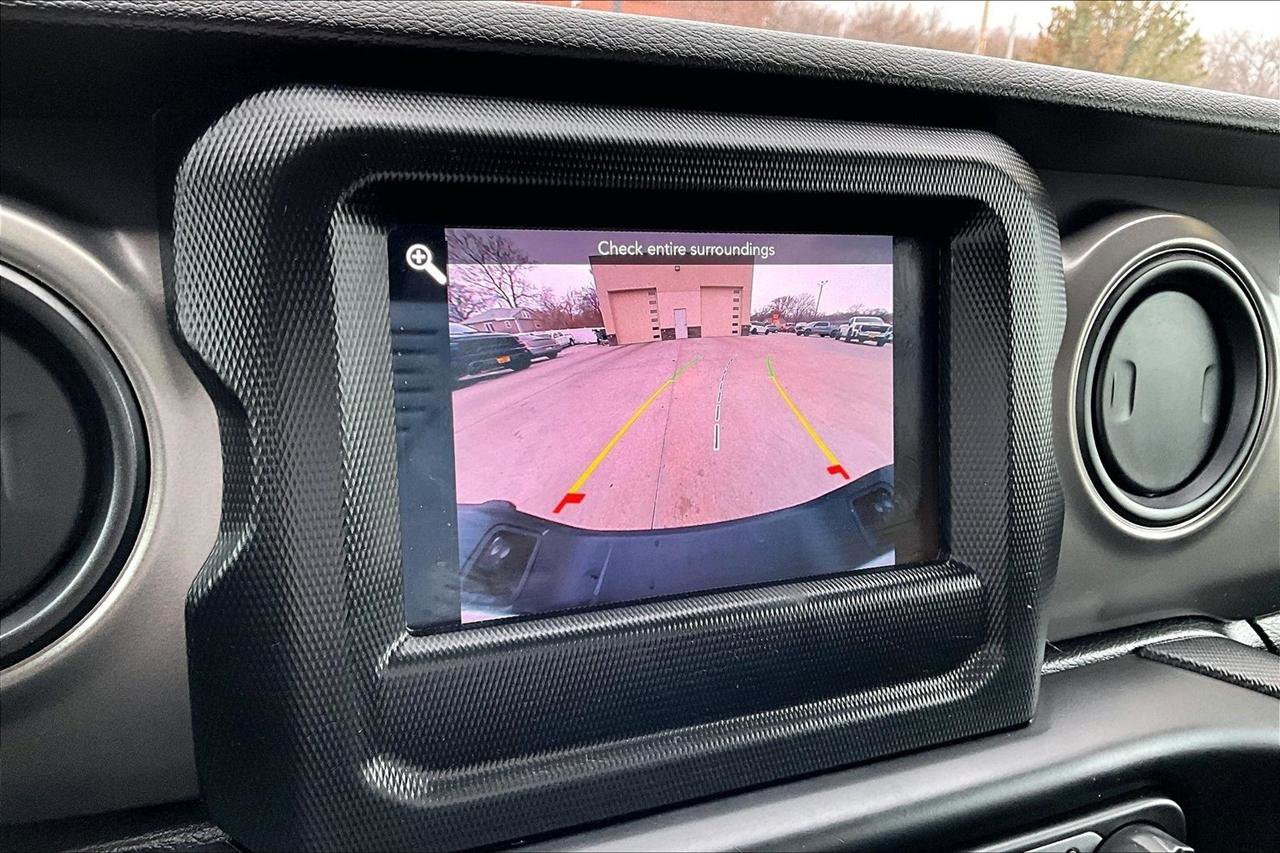 Used 2022 Jeep Gladiator Sport image 17