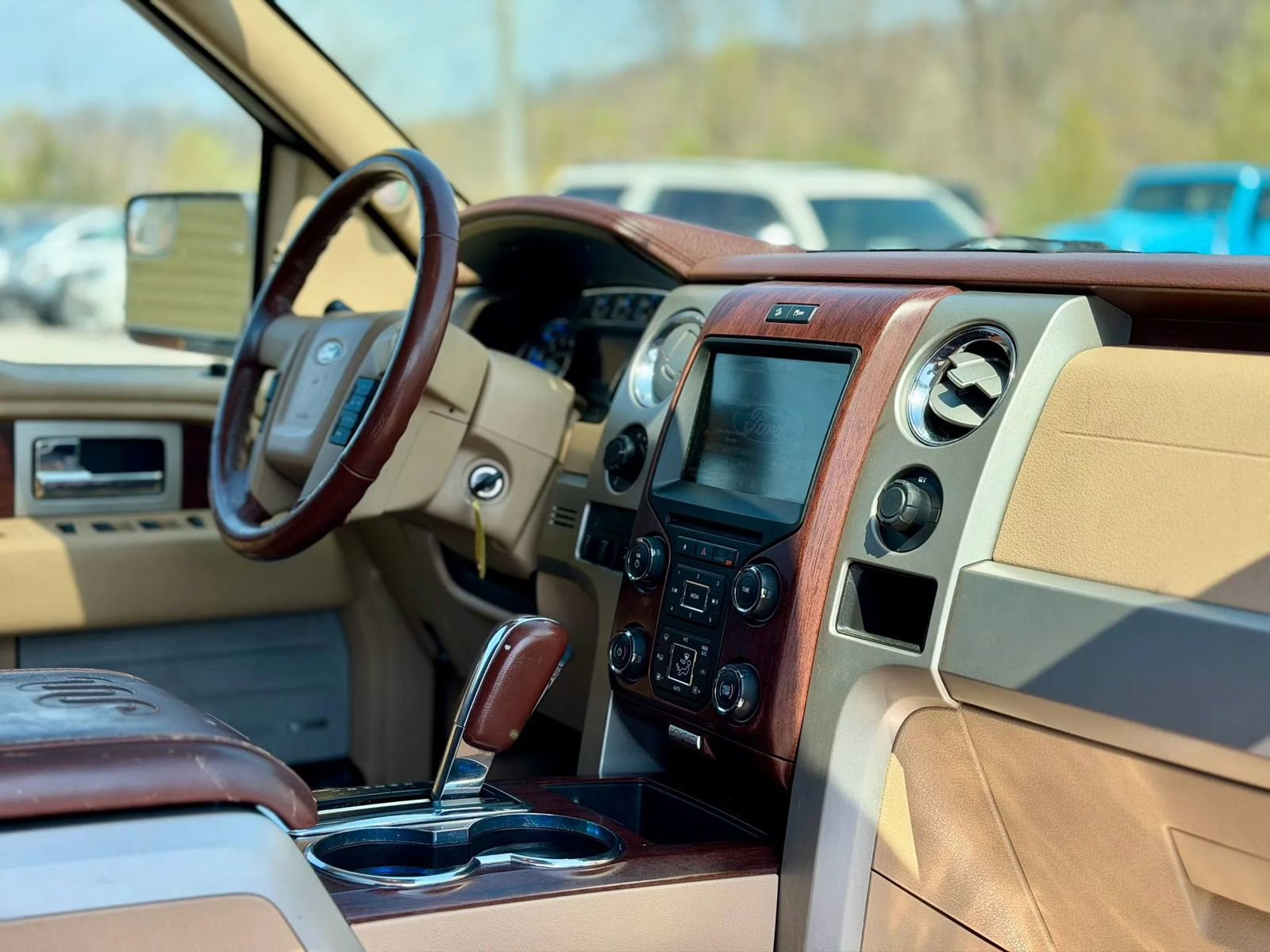 Used 2014 Ford F150 King Ranch w/ King Ranch Luxury Package image 19