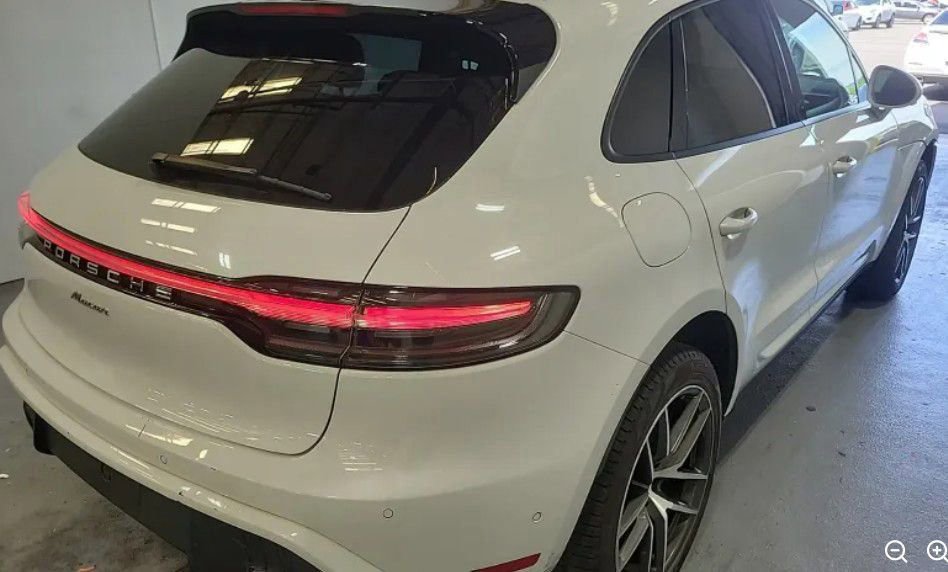 Used 2023 Porsche Macan Turbo AWD/4WD image 3