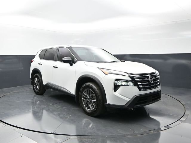 Used 2025 Nissan Rogue S FWD image 1