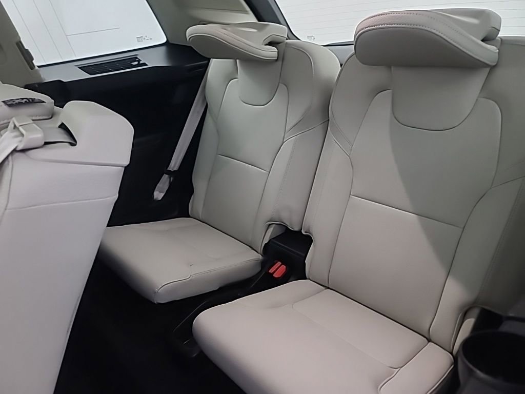 Used 2023 Volvo XC90 B5 Core w/ Protection Package Premier AWD/4WD image 22