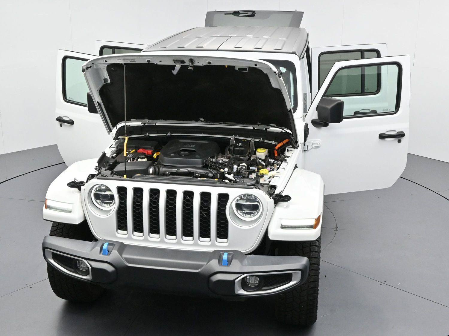 Used 2022 Jeep Wrangler Unlimited Sahara AWD/4WD image 45