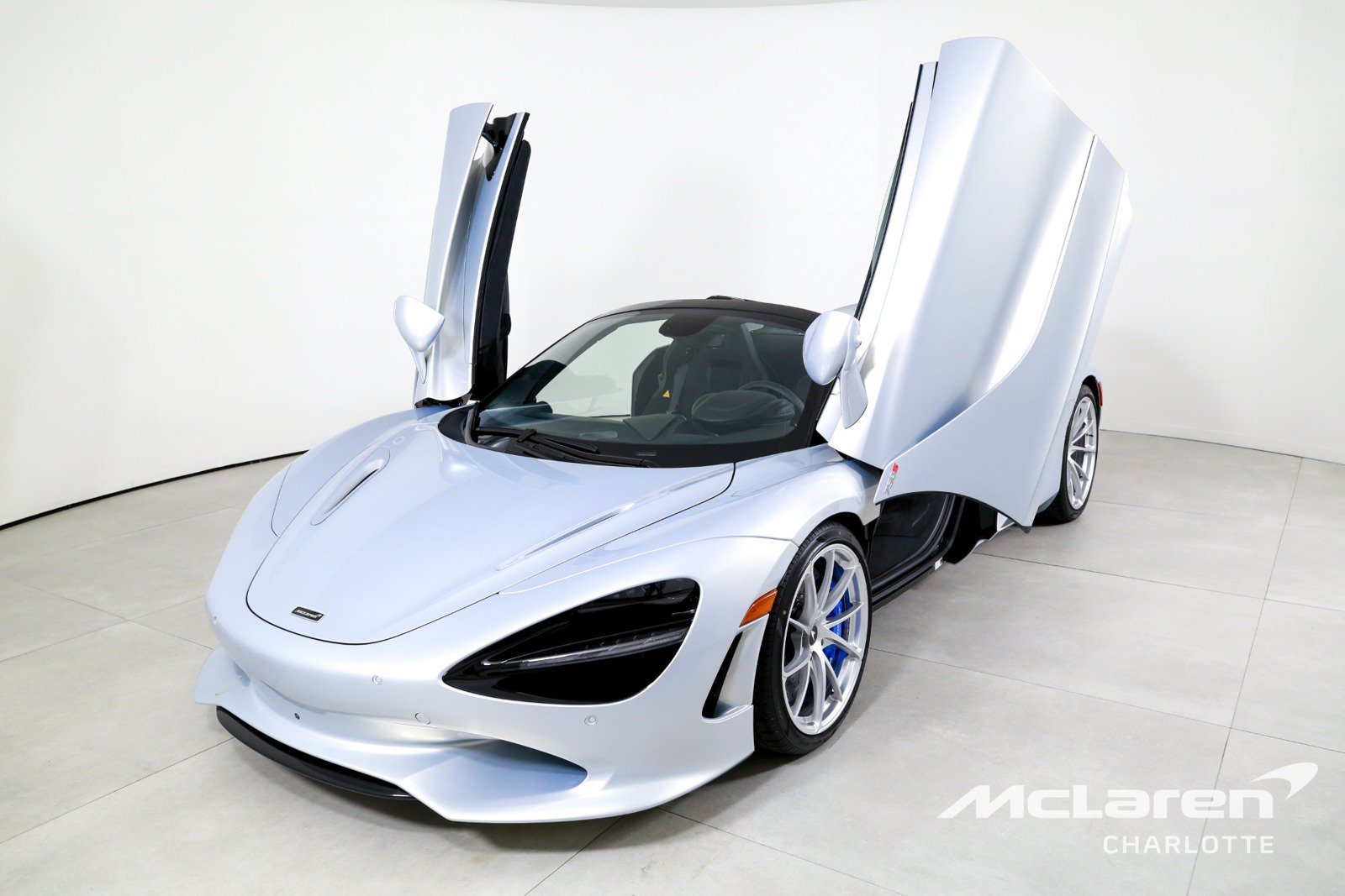 Used 2026 McLaren 750S Spider RWD image 6
