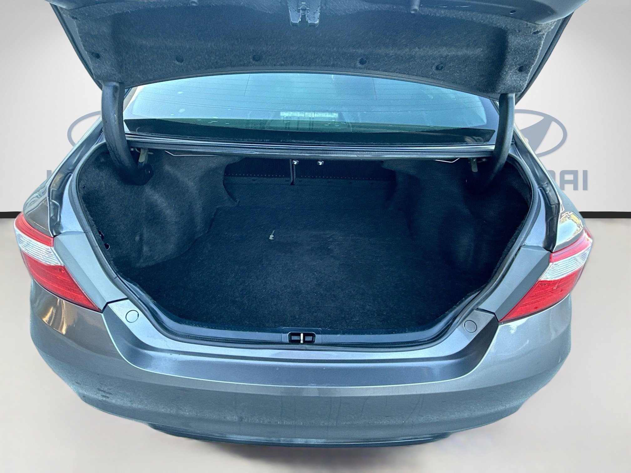 Used 2017 Toyota Camry SE image 23