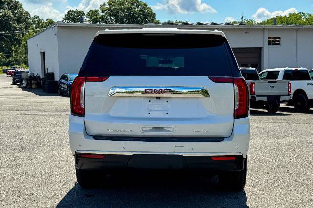 Used 2022 GMC Yukon XL SLT w/ SLT Premium Package AWD/4WD image 4