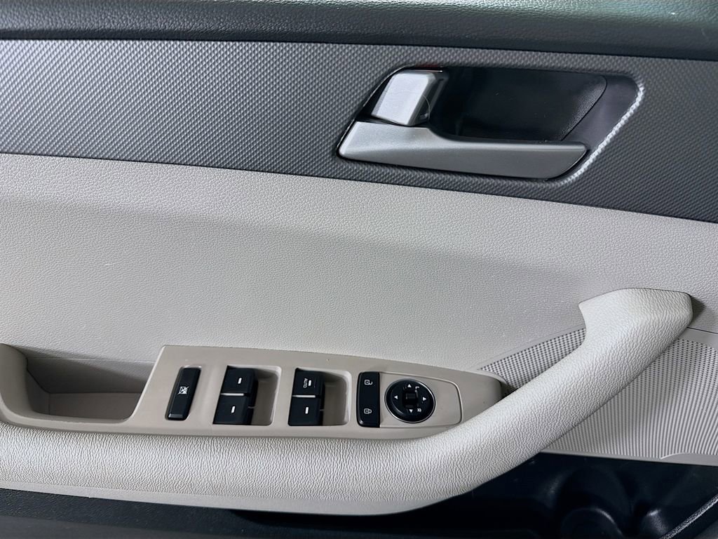 Used 2016 Hyundai Sonata SE image 21
