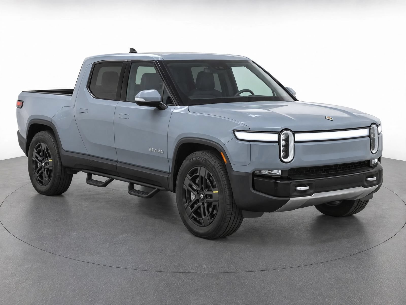 Used 2023 Rivian R1T Adventure Dual AWD/4WD image 2