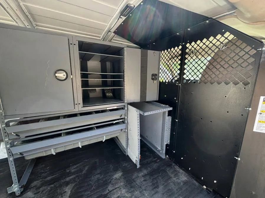 Used 2011 Chevrolet Express 2500 image 21