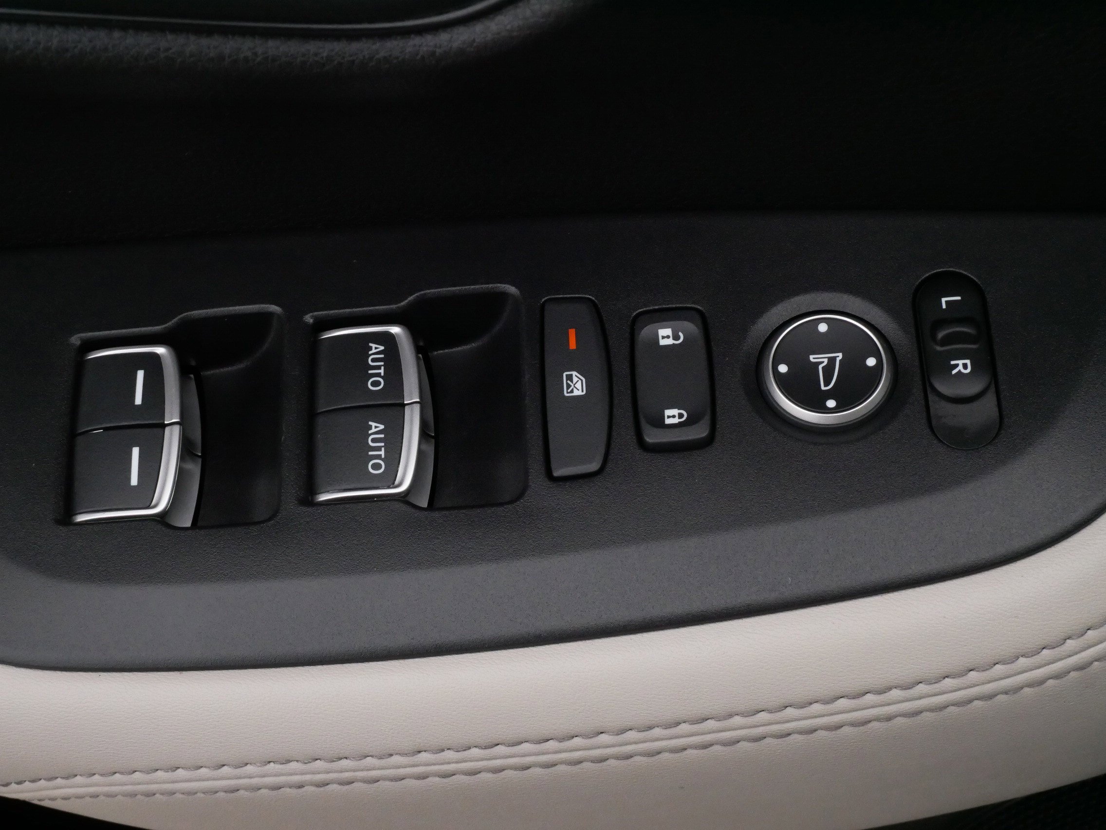Certified 2024 Honda HR-V EX-L image 19