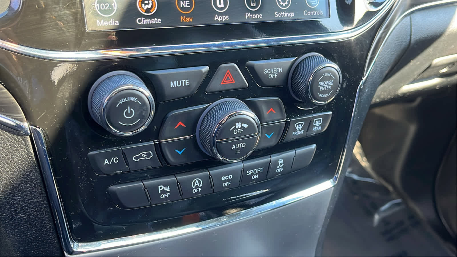 Certified 2022 Jeep Grand Cherokee Limited image 22