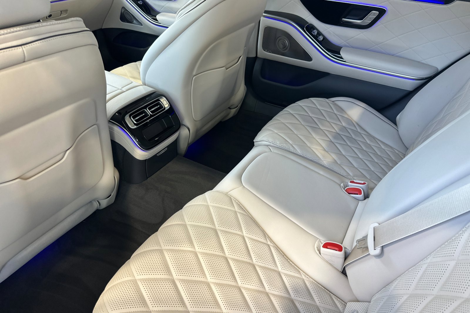 New 2025 Mercedes-Benz S 580 4MATIC Sedan image 12