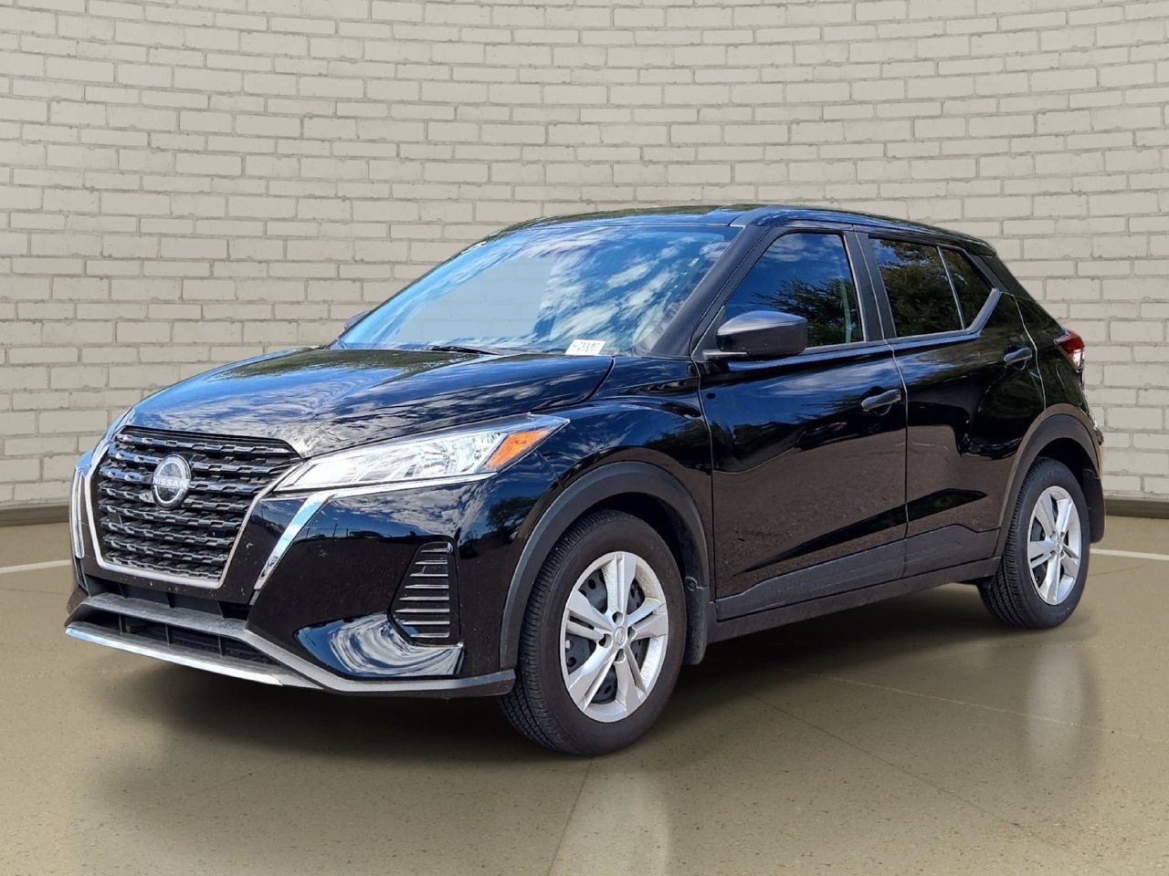 Used 2025 Nissan Kicks Play S FWD image 1