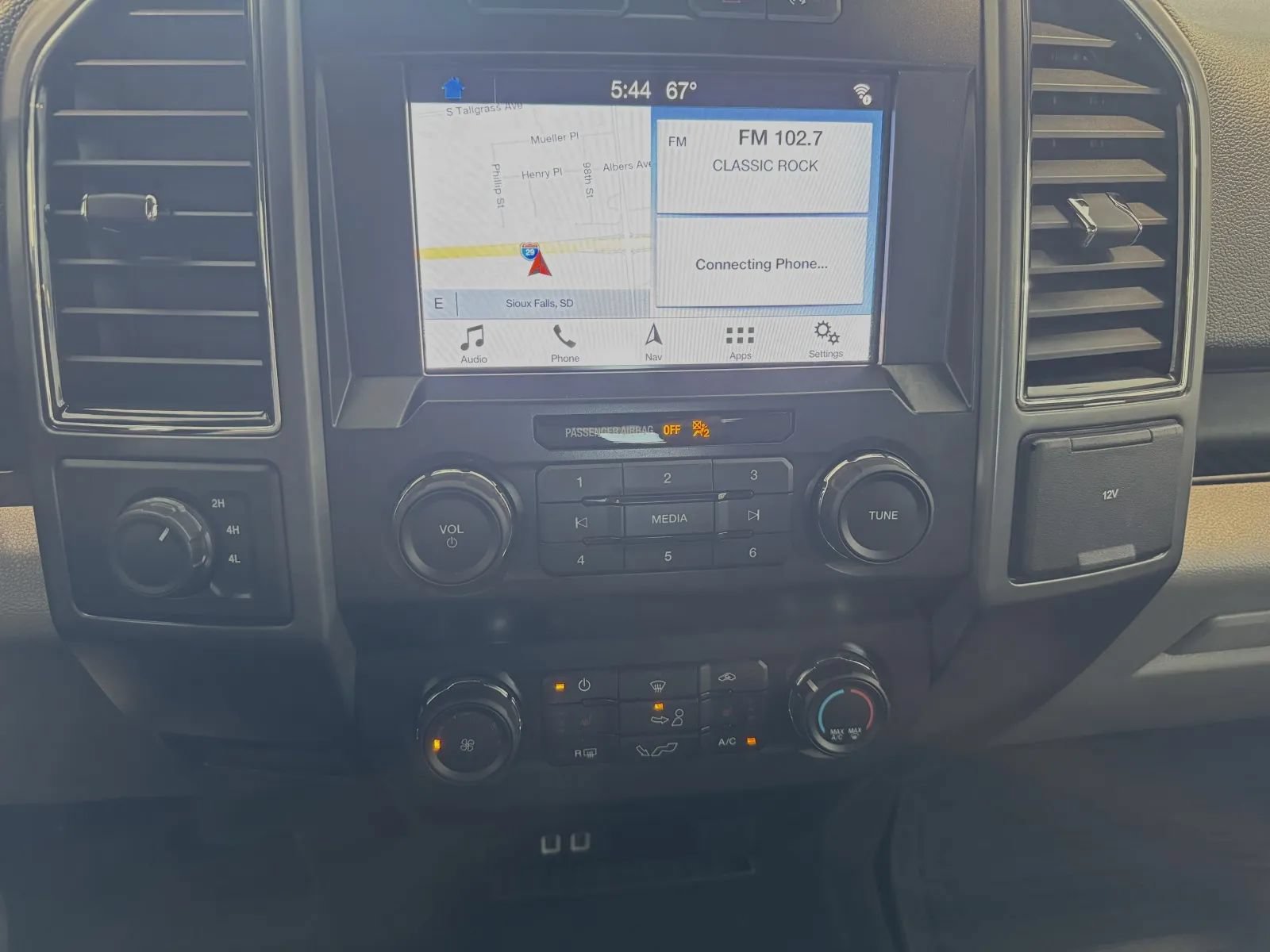 Used 2019 Ford F150 XLT w/ Equipment Group 302A Luxury AWD/4WD image 33