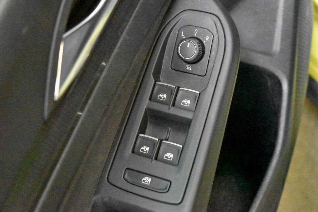 Used 2023 Volkswagen GTI 40th Anniversary Edition image 19