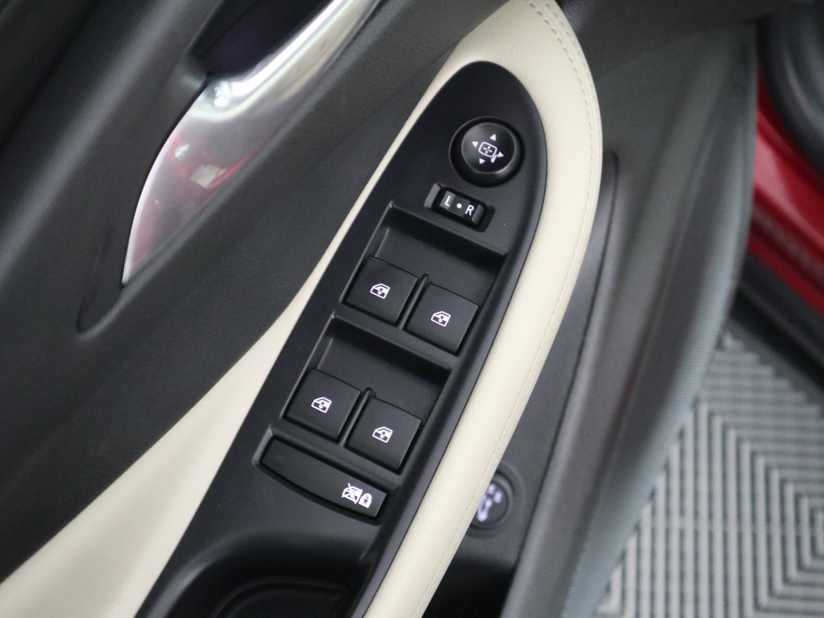 Used 2020 Buick Envision Essence image 36