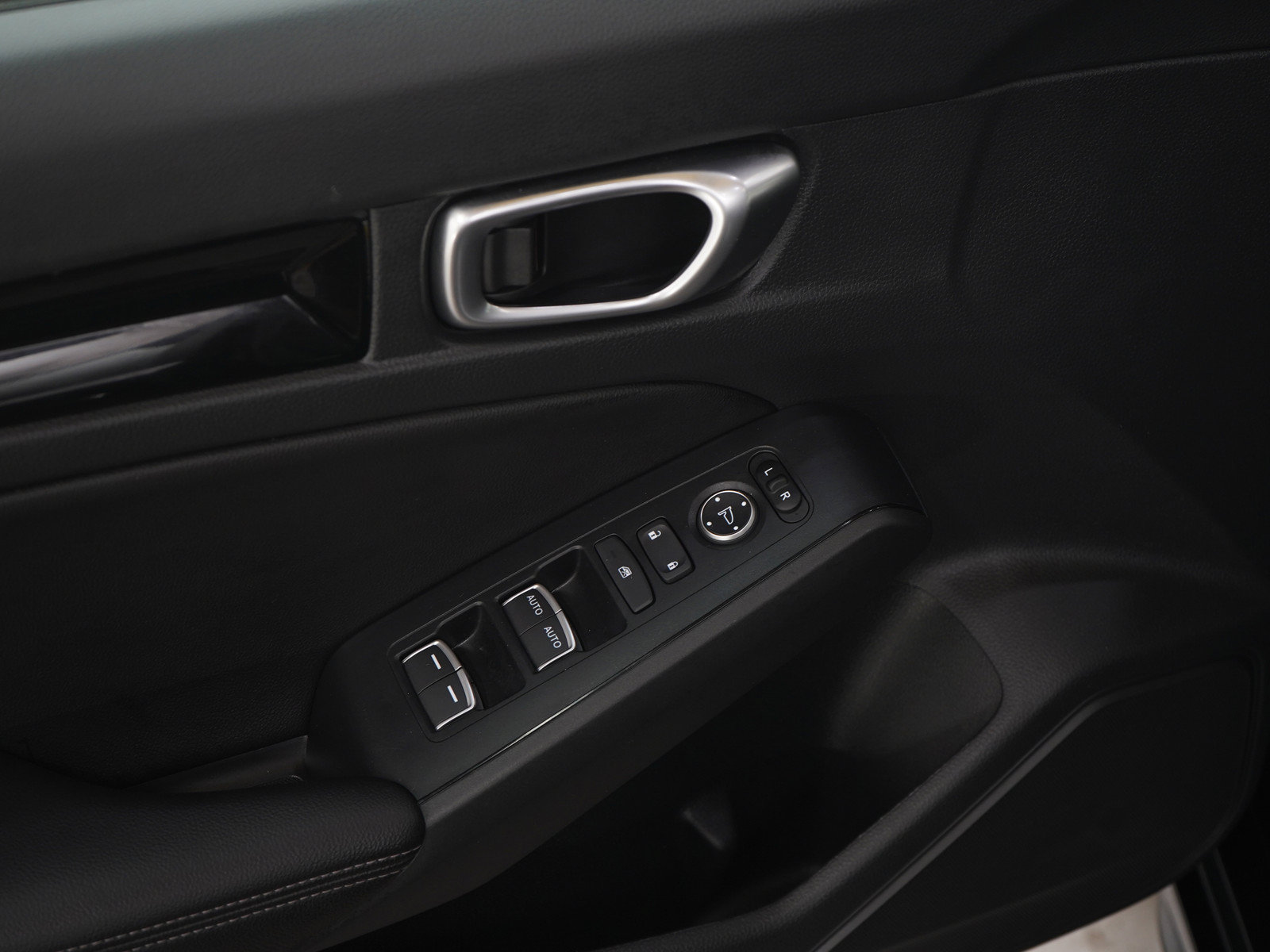 Used 2024 Honda Civic EX-L image 18
