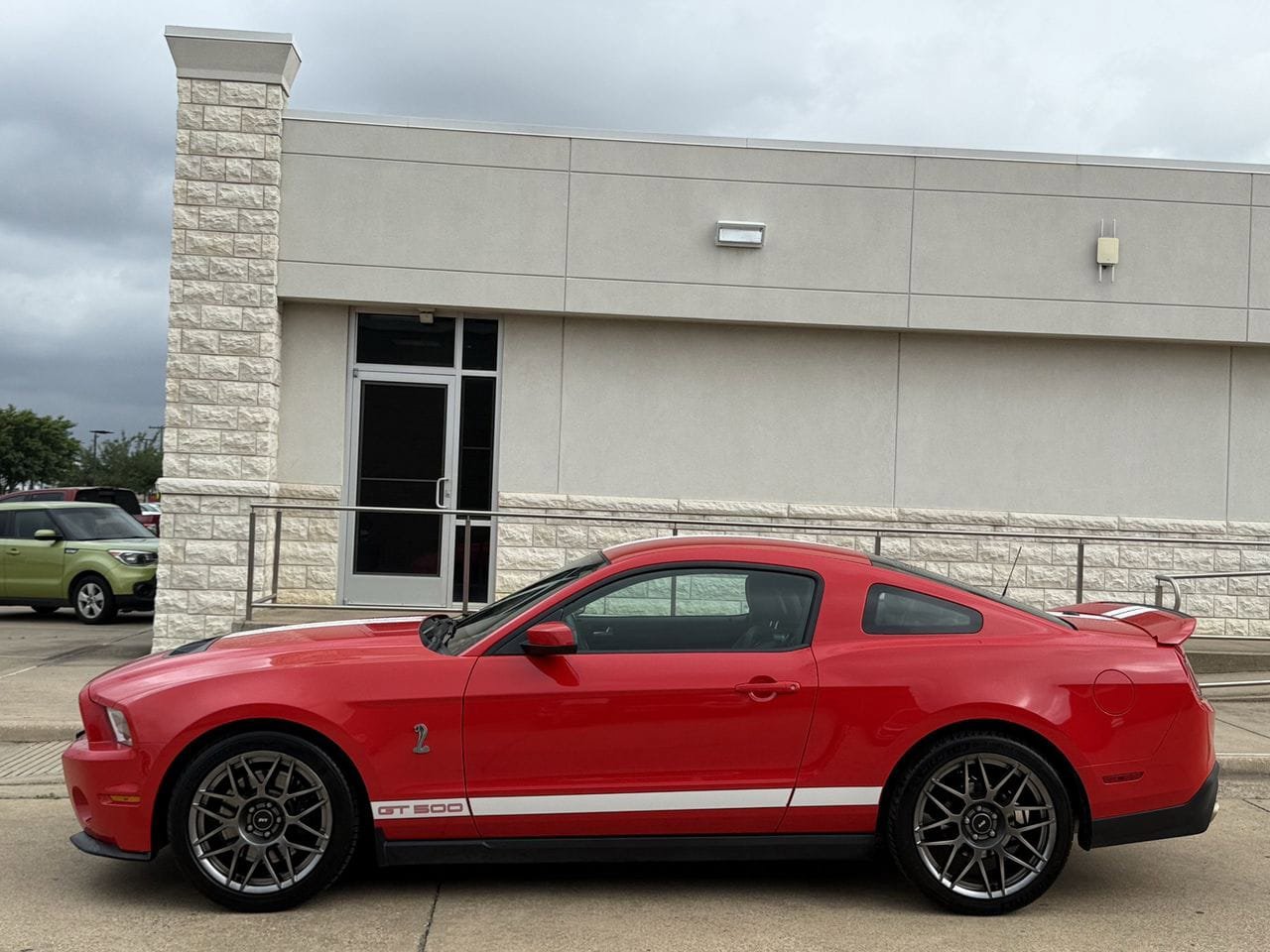 Used 2011 Ford Mustang Shelby GT500 w/ SVT Performance Pkg RWD image 3