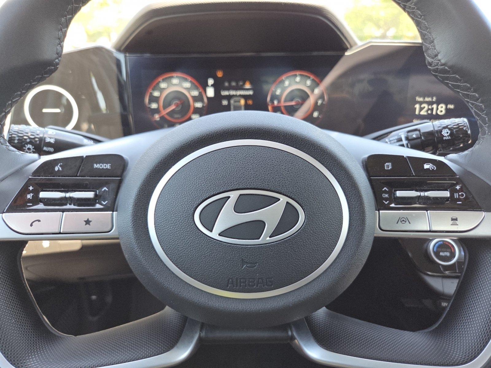 Used 2024 Hyundai Elantra Limited FWD image 31