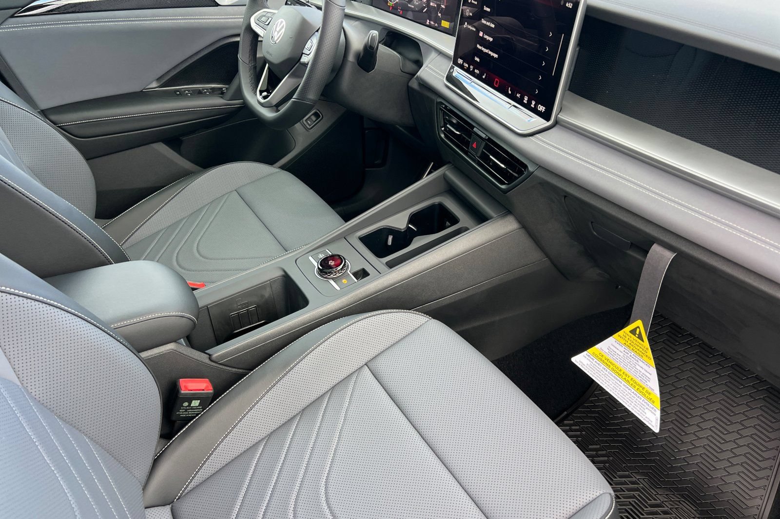 New 2026 Volkswagen Tiguan SE R-Line AWD/4WD image 16