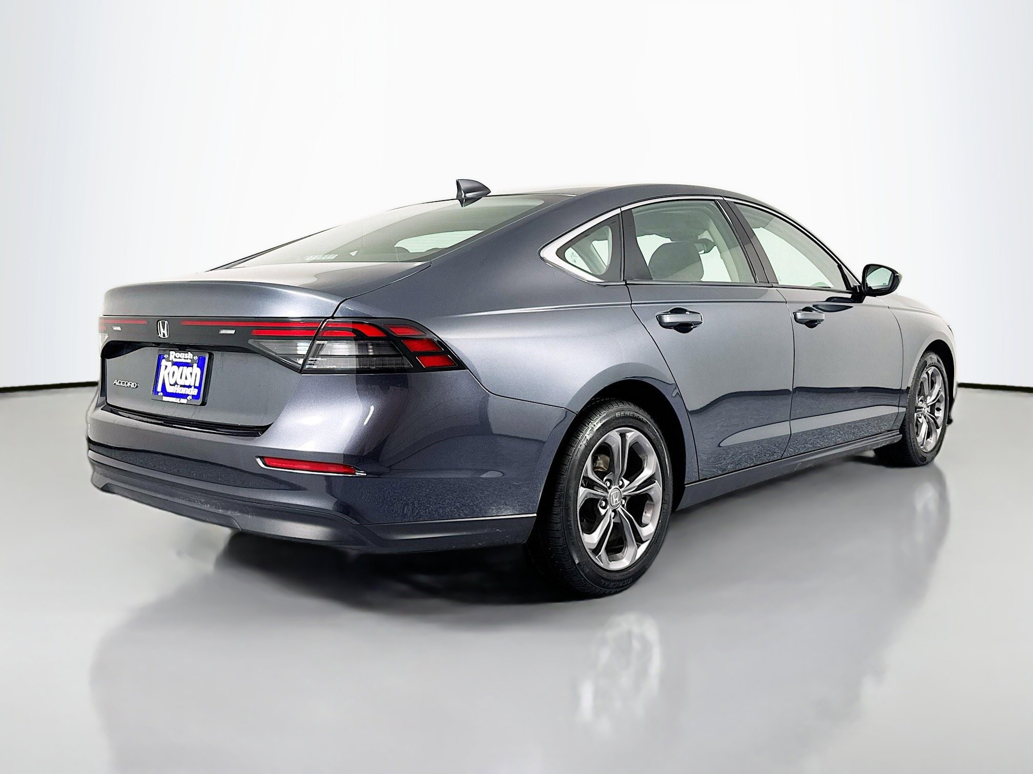 Certified 2023 Honda Accord EX image 5