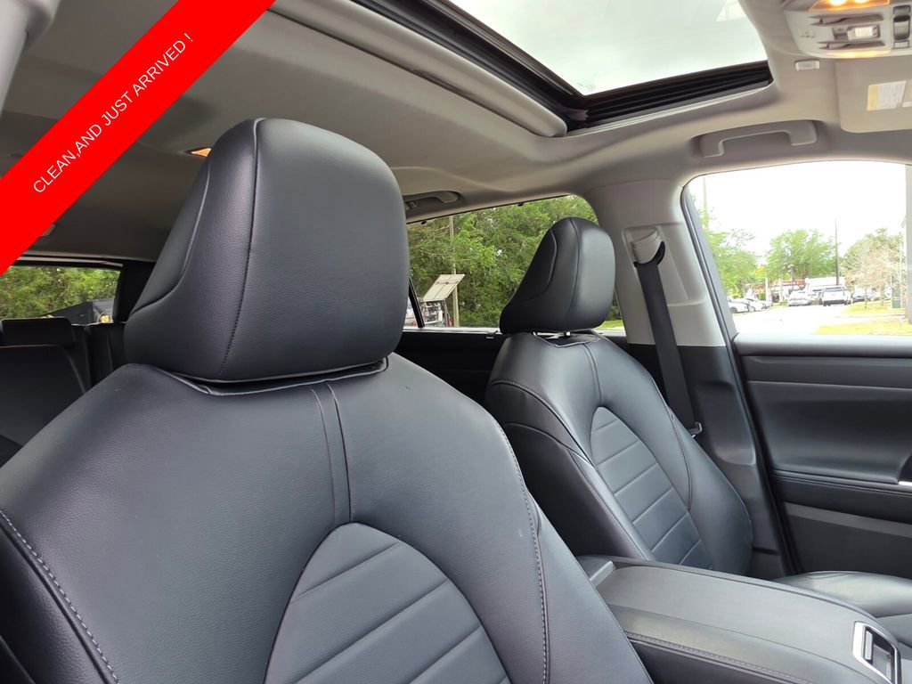 Used 2023 Toyota Highlander XLE image 15