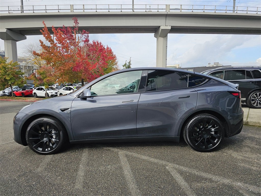 Used 2021 Tesla Model Y Long Range image 9