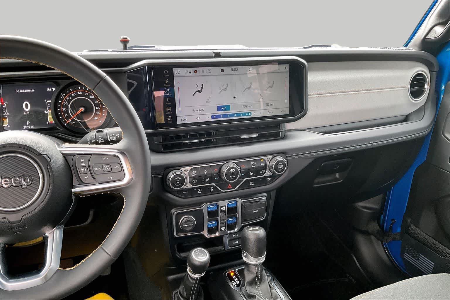 Used 2024 Jeep Wrangler Unlimited Sahara AWD/4WD image 7
