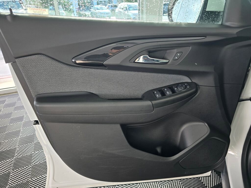 Used 2023 Chevrolet TrailBlazer LT w/ Convenience Package image 22