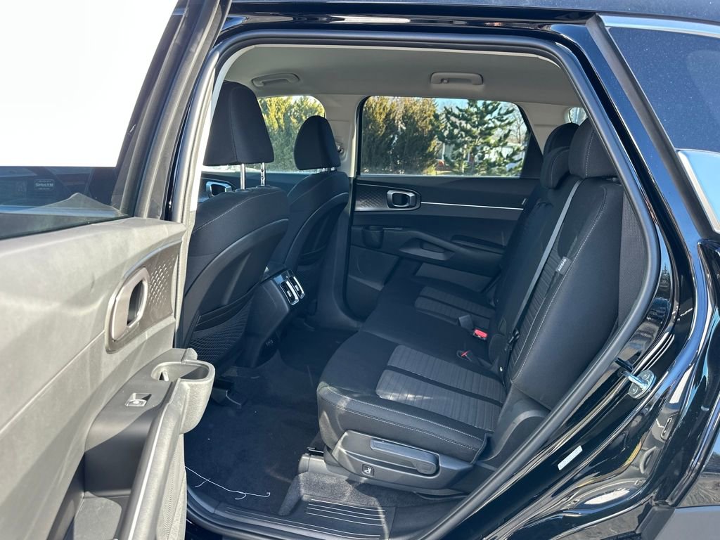 New 2026 Kia Sorento LX FWD image 13