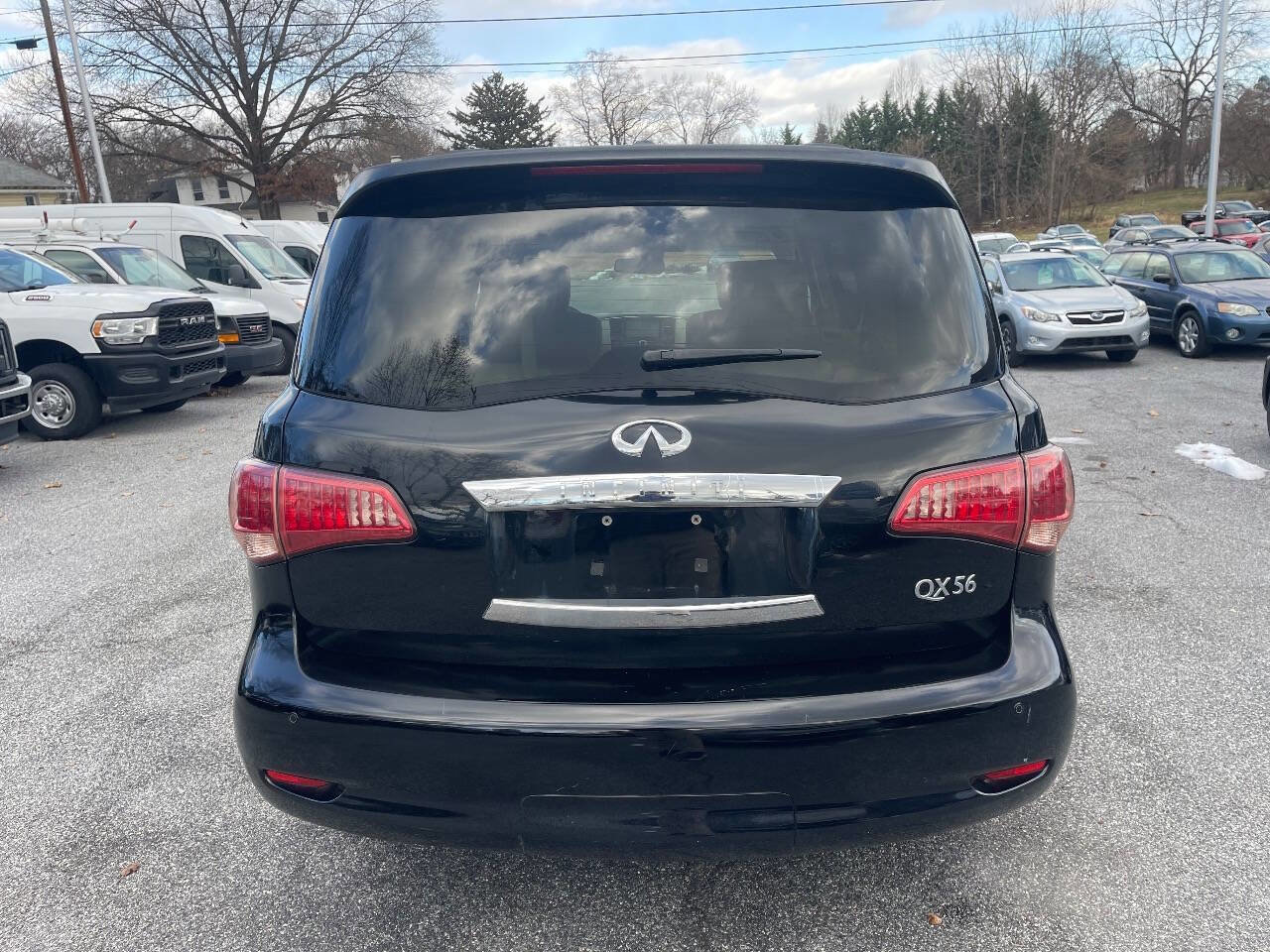 Used 2011 INFINITI QX56 Base 4x4 4dr SUV w/ Deluxe Touring Pkg image 5