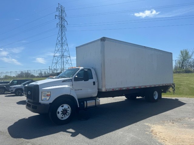 Used 2022 Ford F750 2WD Regular Cab Super Duty image 4