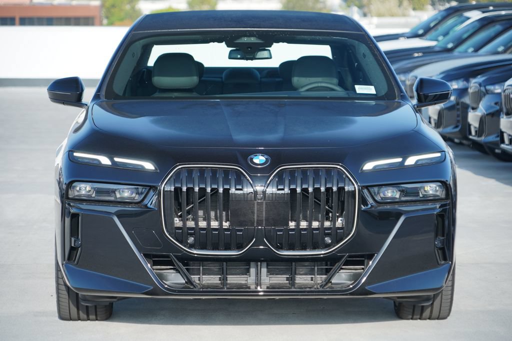 New 2026 BMW 740i w/ Premium Package RWD image 2