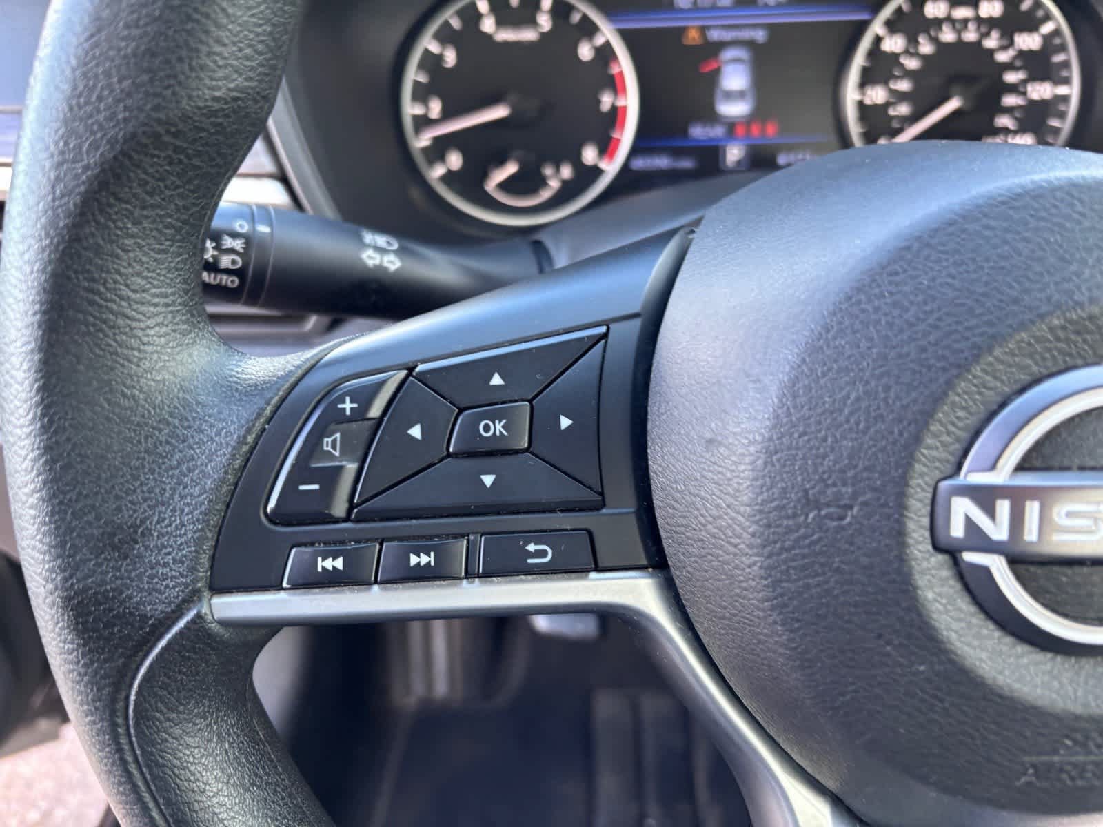 Used 2025 Nissan Altima 2.5 SV FWD image 17