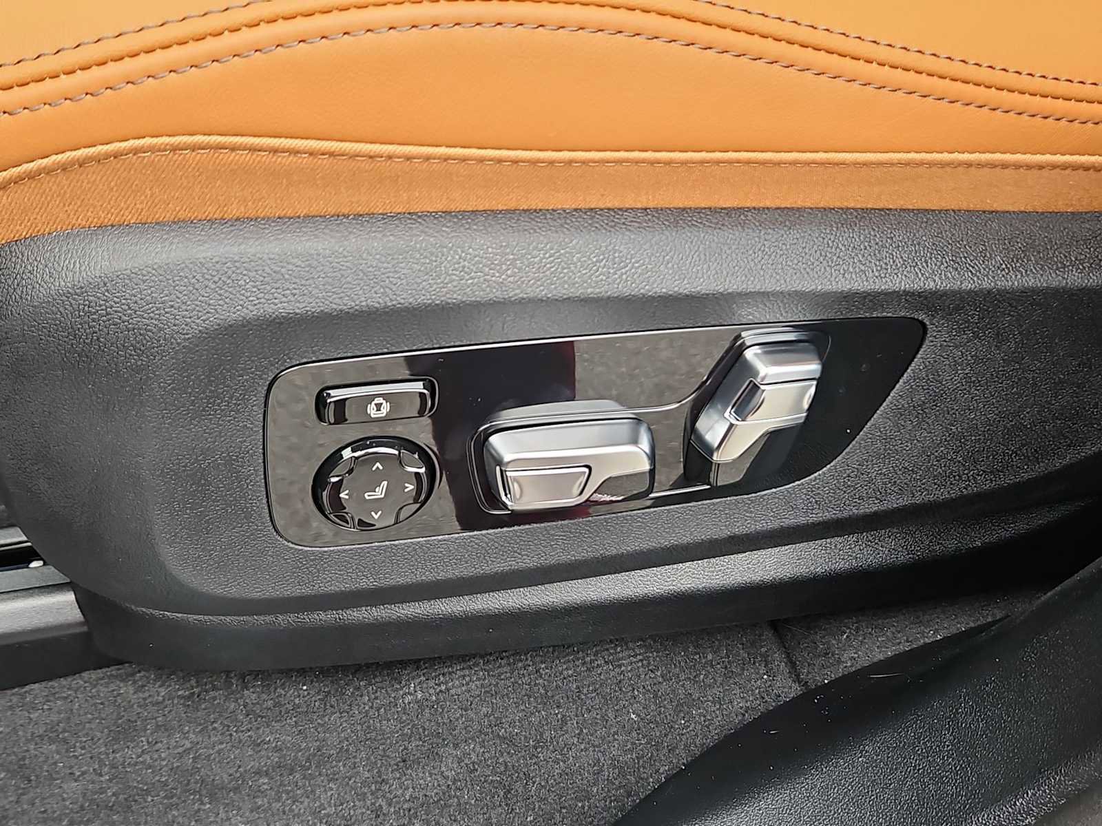 Used 2026 BMW X5 xDrive40i w/ Premium Package image 17
