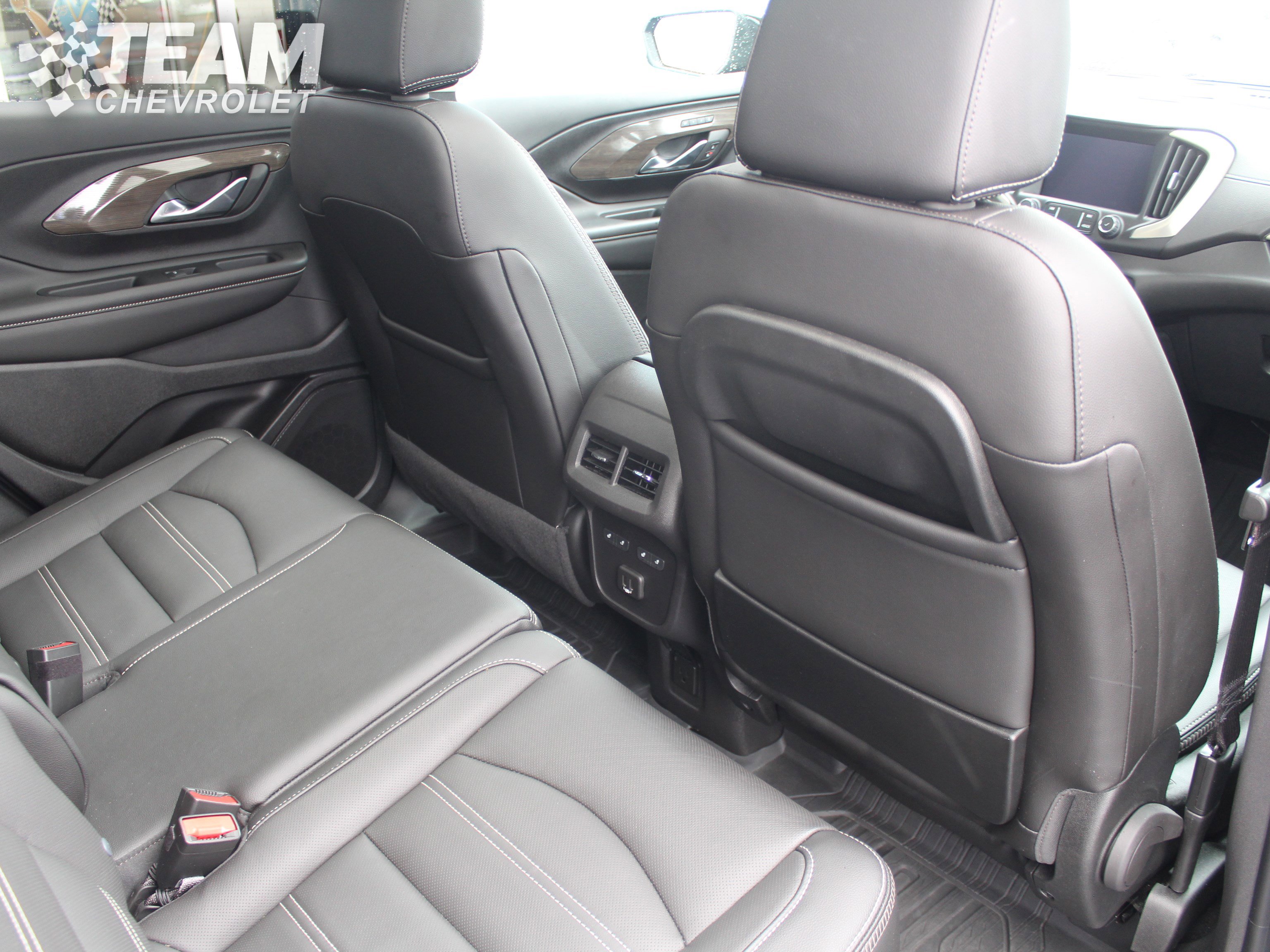 Certified 2024 GMC Terrain Denali w/ Black Diamond Edition image 27