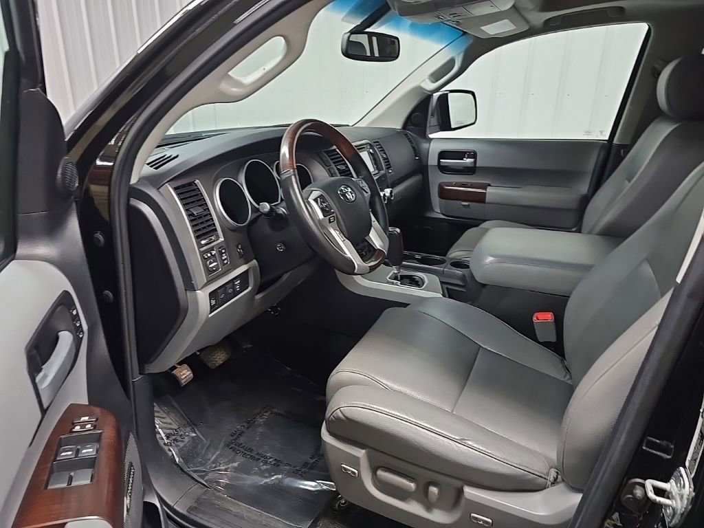 Used 2016 Toyota Sequoia Platinum image 29