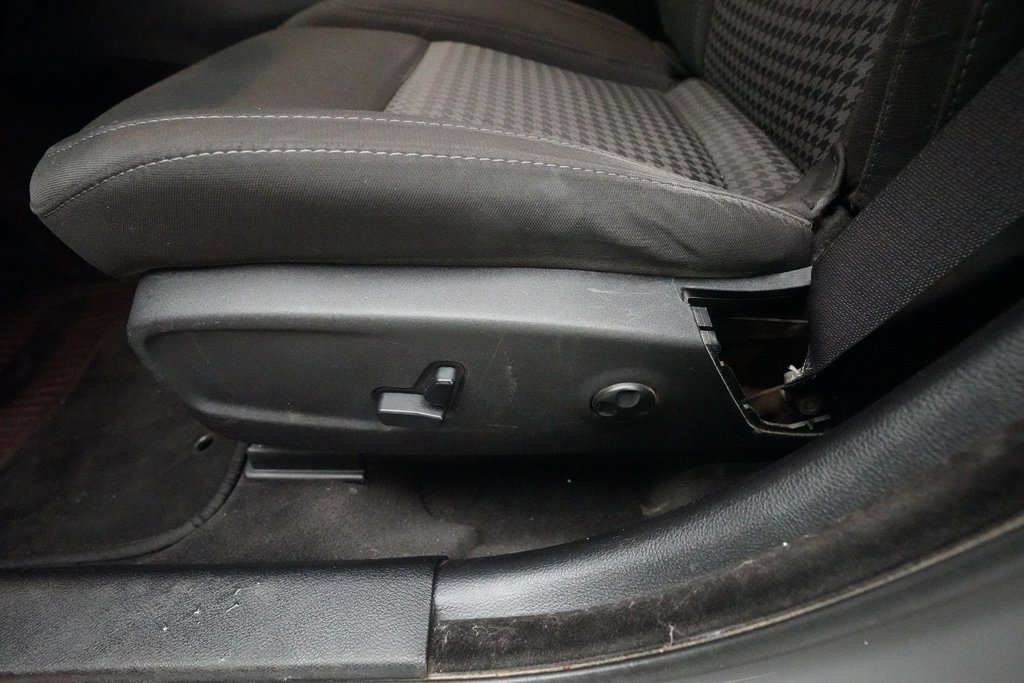 Used 2018 Dodge Charger GT w/ Blacktop Package image 28